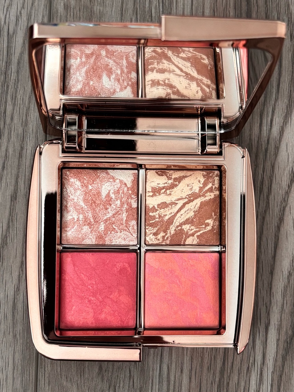 Hourglass AMBIENT LIGHTING EDIT QUADS Costumaze palette